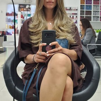 Studio D Brickell - Perfect layers!!! - Hair Salons Near Me - Miami, Florida Studio D Brickell - Perfect layers!!! - Hair Salons Near Me - Miami, Florida