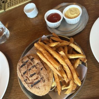 Sailor - Burger - New American Near Me - Brooklyn, New York