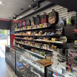 Venice Smokes & CBD - Best smoke shop best prices