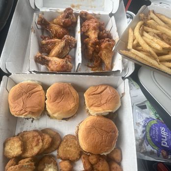 Buffalo Wild Wings - Ultimate Sampler - Chicken Wings Near Me - Jacksonville, Florida Buffalo Wild Wings - Ultimate Sampler - Chicken Wings Near Me - Jacksonville, Florida