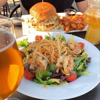Colton's Social House - Therapy burger and Shrimp Salad - New American Near Me - Clovis, California