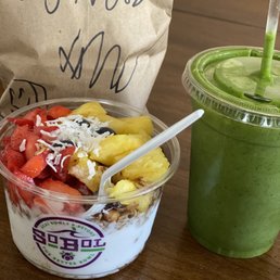Super Green Smoothie and Coconut Bowl Super Green Smoothie and Coconut Bowl
