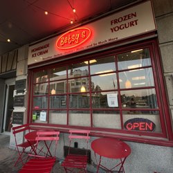 Betsy's Ice Cream - Outdoor