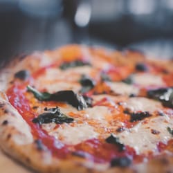 Pizza In Omaha Yelp Via Farina