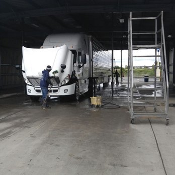 Truck Tub - Car Wash Near Me - Stockton, California