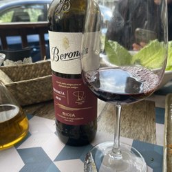 Midtown - Excelente Tempranillo.