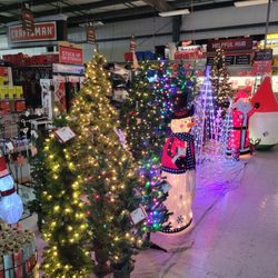 Harr's Ace Hardware - Christmas in full swing. Great store