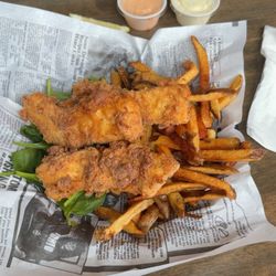 Bayview Pub - Halibut & fries