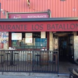 Bar Los Batallones - Frontal del Bar con su terraza.