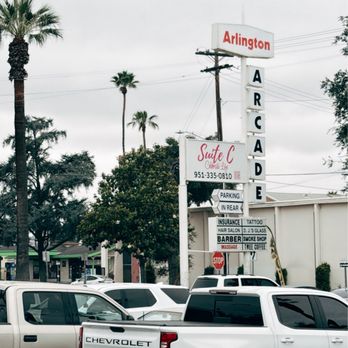Twee Coffee - Parking lot view of the signs of the corner of the plaza - Coffee & Tea Near Me - Riverside, California Twee Coffee - Parking lot view of the signs of the corner of the plaza - Coffee & Tea Near Me - Riverside, California