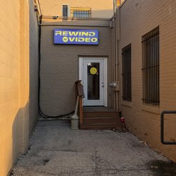 Rewind Video And Dive - Discrete entrance in the back of the building