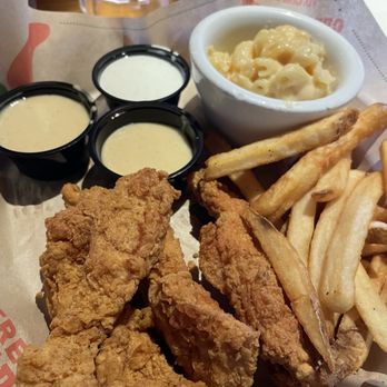 Chili's - Crispy Chicken Crispers Combo - the Mac and cheese is yummy! - American Near Me - San Bruno, California