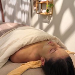 Frida Beauty Collective - Our peaceful facial treatment room, where we perform lymphatic facials, buccal massage, sculpting facials, and Face Reality acne treatments.