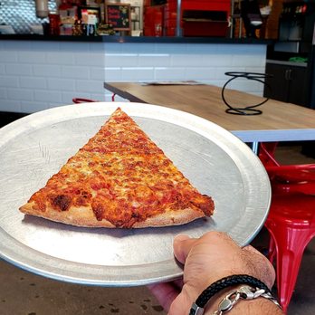 Amore Gourmet Pizza - Pizza Near Me - Davie, Florida