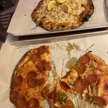 Modern Apizza - Pepperoni Pizza, Clam Pizza - Pizza Near Me - New Haven, Connecticut