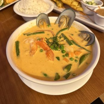 Aroi Thai Cuisine - Panang curry with seafood Combination (Shrimp, Calamari and Mussels) - Thai Near Me - Yuma, Arizona Aroi Thai Cuisine - Panang curry with seafood Combination (Shrimp, Calamari and Mussels) - Thai Near Me - Yuma, Arizona