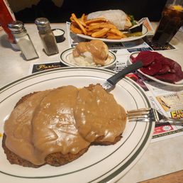 Dried baked meatloaf with Sad gravy! Dried baked meatloaf with Sad gravy!
