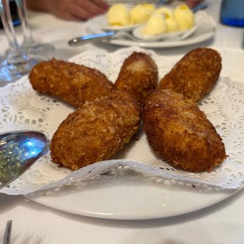 7 Portes - Amazing croquetas de jamón ibérico. - Mediterranean Near Me - Barcelona, B 7 Portes - Amazing croquetas de jamón ibérico. - Mediterranean Near Me - Barcelona, B
