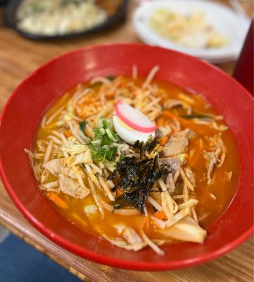 Rock & Noodles by null