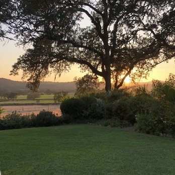 Beltane Ranch - Sunset at the ranch - Bed & Breakfast Near Me - Sonoma, California