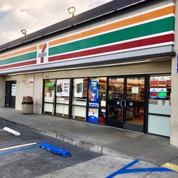 7-Eleven - Outside
