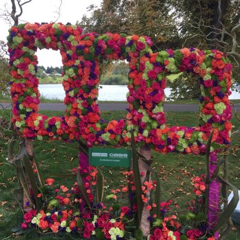 Old Oak Floral Designers - Florists Near Me - Ascot, WNM