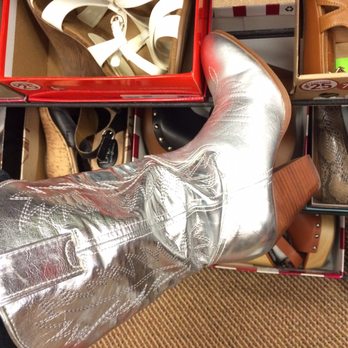 Famous Footwear - Mmmm, maybe not - Shoe Stores Near Me - Ventura, California