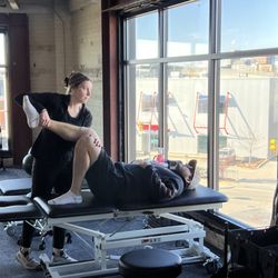 Elliott Physical Therapy - Meg treating a patient.