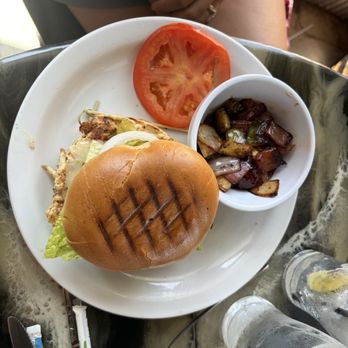 Wine Fusion Winery - Chicken avocado sandwich - Wineries Near Me - Grapevine, Texas