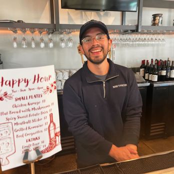 Metro Cafe - Geovani is awesome!! - American Near Me - El Segundo, California