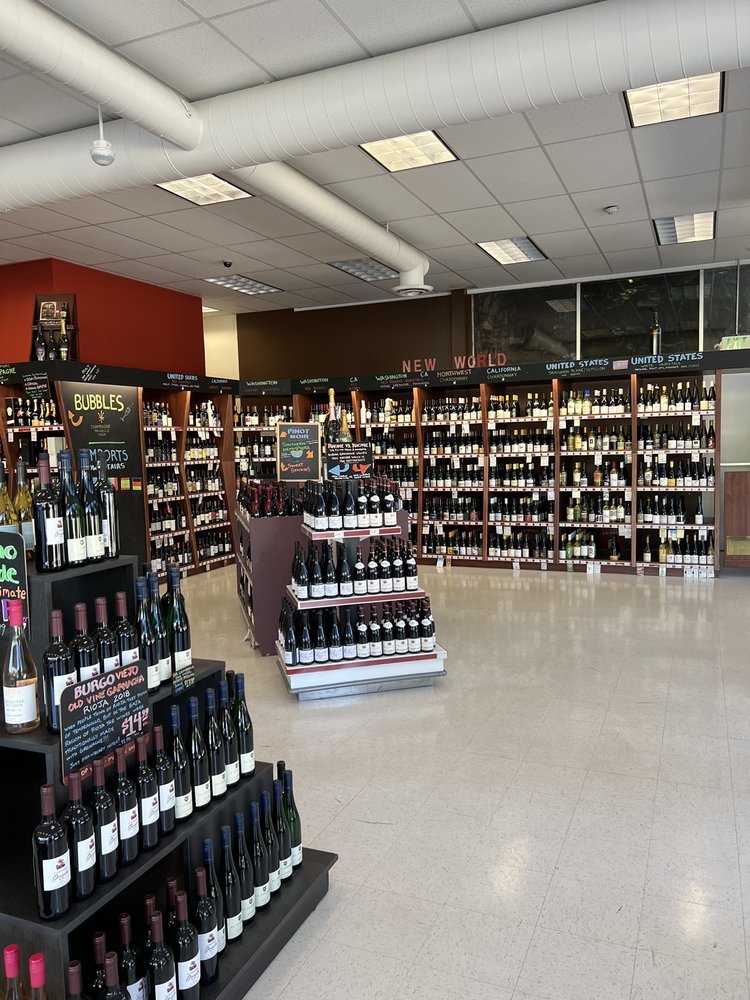 DOWNTOWN SPIRITS Updated September 2024 71 Photos & 101 Reviews