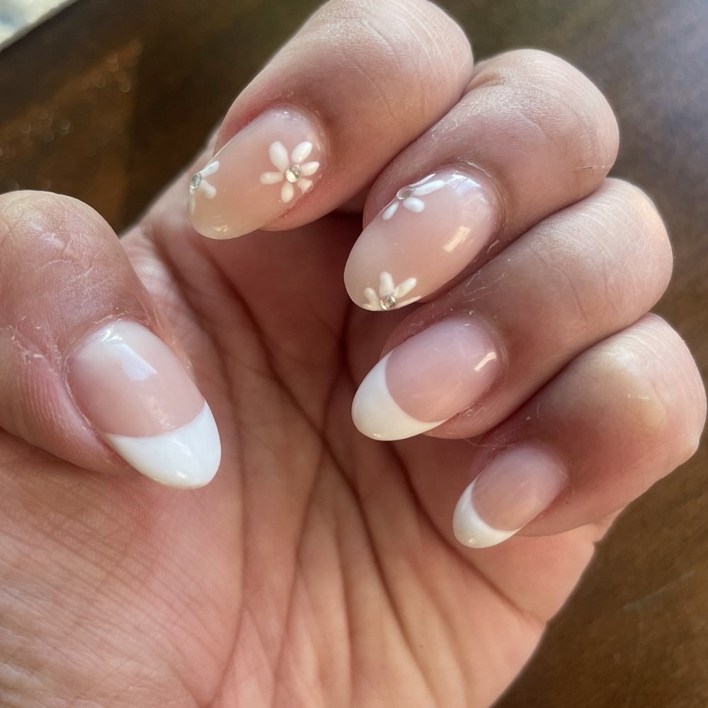 Painted M Nail Spa - Nail Salons Near Me - Westbury, New York
