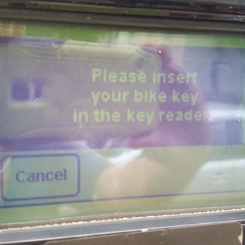 Capital Bikeshare - The antique system says insert member key, but there's no actual key reader on the kiosk: so get on the phone with cust service. Yuck! - Bike Sharing Near Me