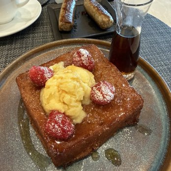 Delta One Lounge - Lemon curd and berries French toast - Airport Lounges Near Me - Los Angeles, California Delta One Lounge - Lemon curd and berries French toast - Airport Lounges Near Me - Los Angeles, California