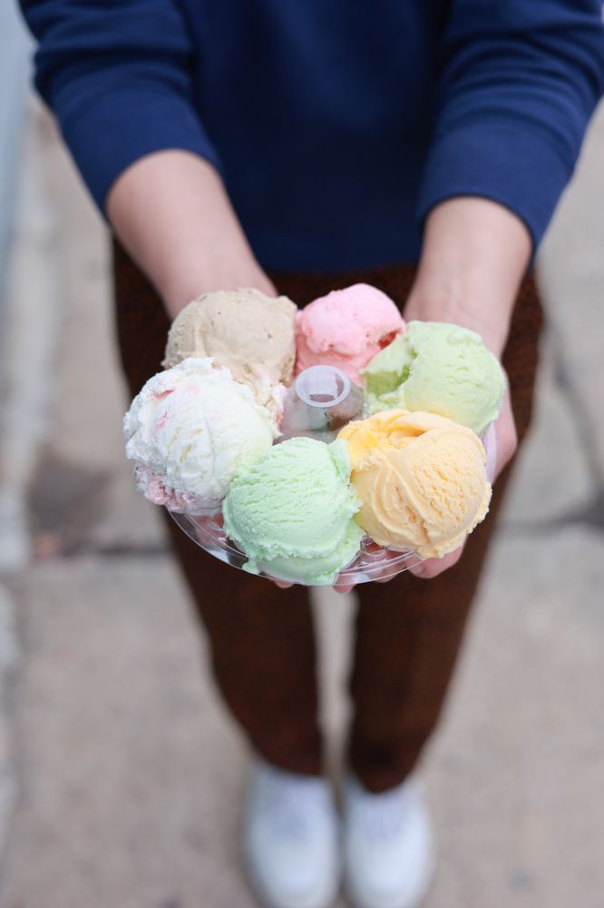 Mezcla Ice Cream Logo