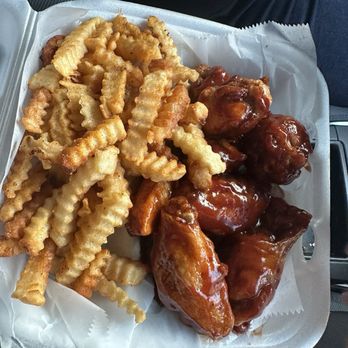 Sauce Wing - 10 Wing Combo - bbq - Cheesesteaks Near Me - Duluth, Georgia
