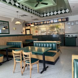 Po's Chinese Restaurant - Lobby view