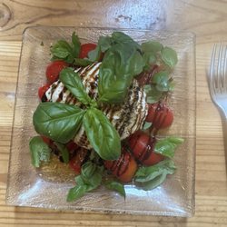 Illia Pasta - Caprese salad