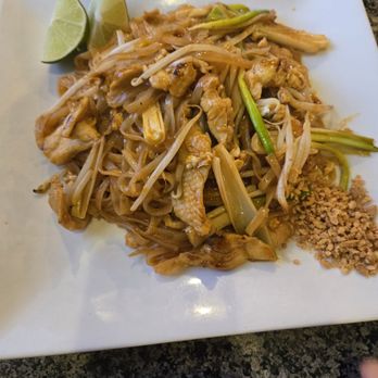 Surprise Pho Vietnamese Restaurant - Chicken pad thai - Vietnamese Near Me - Surprise, Arizona Surprise Pho Vietnamese Restaurant - Chicken pad thai - Vietnamese Near Me - Surprise, Arizona