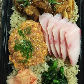 Ahi & Vegetable - Ala Moana - Bento B5: Subbed the Ahi Poke for Hamachi Sashimi $13 - Poke Near Me - Honolulu, Hawaii
