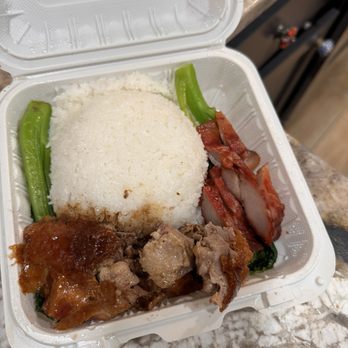 HK BBQ House - 13. Two Items Combination Platter | 燒臘雙拼 - Cantonese Near Me - Riverside, California HK BBQ House - 13. Two Items Combination Platter | 燒臘雙拼 - Cantonese Near Me - Riverside, California