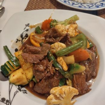 Thai Country Kitchen - Cashew beef - Thai Near Me - Toronto, Ontario Thai Country Kitchen - Cashew beef - Thai Near Me - Toronto, Ontario