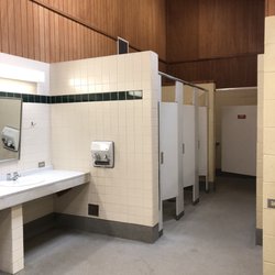 Reverends Ridge Campground - Women's room - Vanity and bathroom