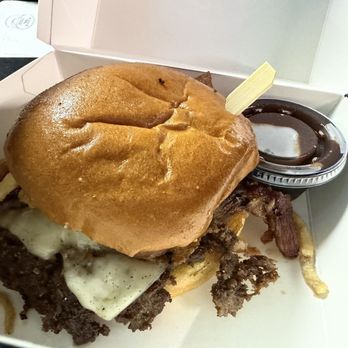 Sip N Smash - Baby rodeo burger - Burgers Near Me - Jacksonville, Florida Sip N Smash - Baby rodeo burger - Burgers Near Me - Jacksonville, Florida