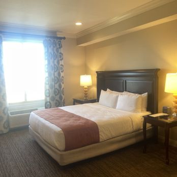 Ayres Hotel Orange - Bed - Hotels Near Me - Orange, California