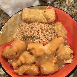 Golden Crown Chinese Restaurant - 66. War Sue Gai