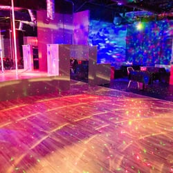 The Pendulum Club - Dance floor view 2