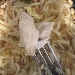 Pad that with undercooked and absolutely no seasoning on it chicken. Pad that with undercooked and absolutely no seasoning on it chicken.