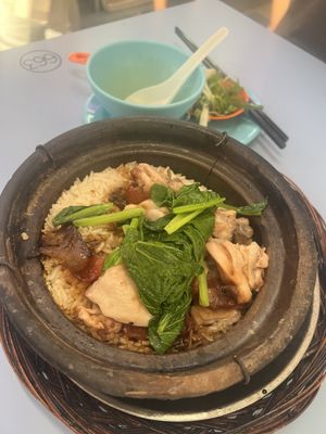 Lian He Ben Ji Claypot Rice by null