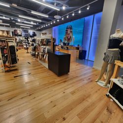American Eagle Outfitters